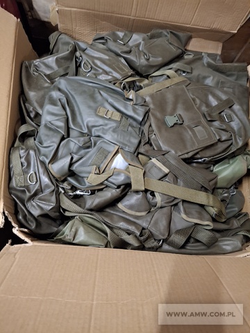 Sprzęt służby OPBMR - pakiet zawierający 6 poz. asort. (wg oddzielnego wykazu), w tym m.in.: kanistry stalowe 20 l, skrzynie drewniane, torby na maski pgaz, zestaw namiotów do zabiegów sanitarnych itp. 